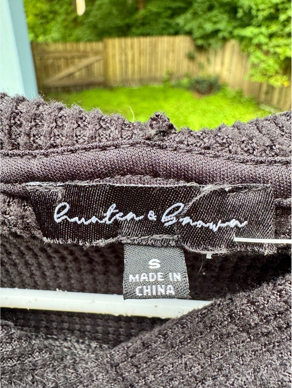 Hunter and Brown Black Cropped Waffle Knit Hoodie Small - Picture 2 of 3
